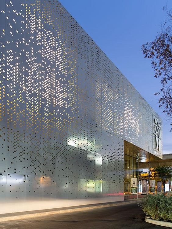 Modeling perforated metal facades in SketchUp - Process - Talk at Ronen